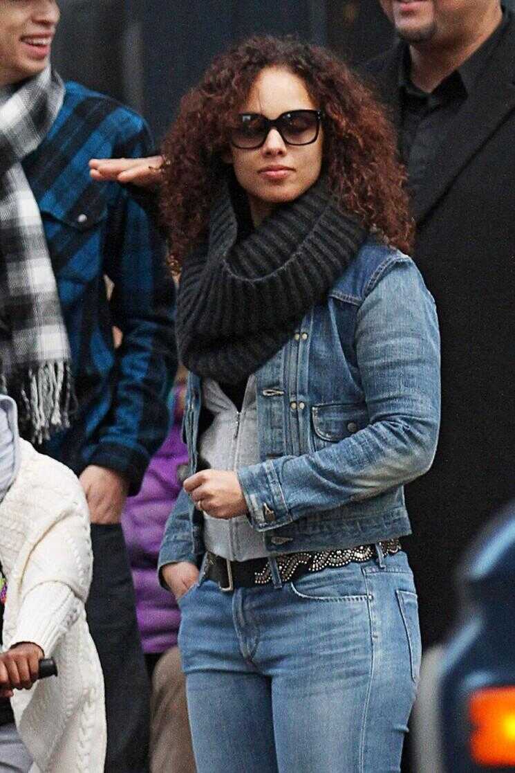 Alicia Keys repéré dans NYC avec bébé Egypte (Photos)