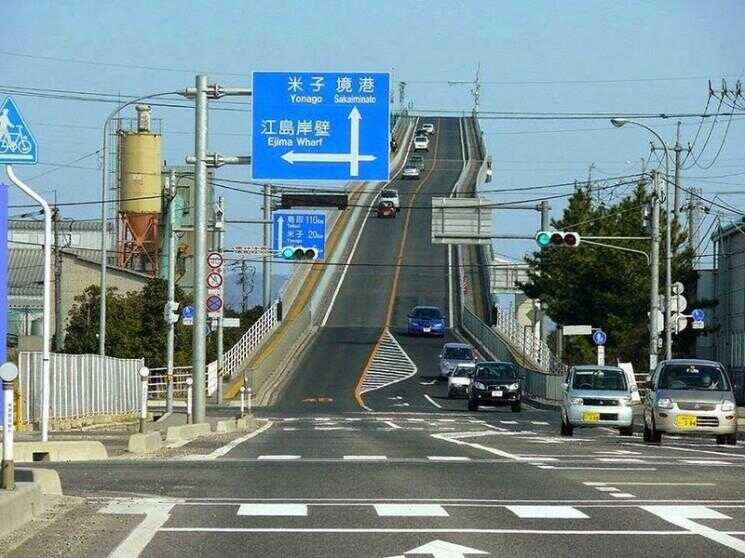 Eshima Ohashi Bridge à Matsue, Japon