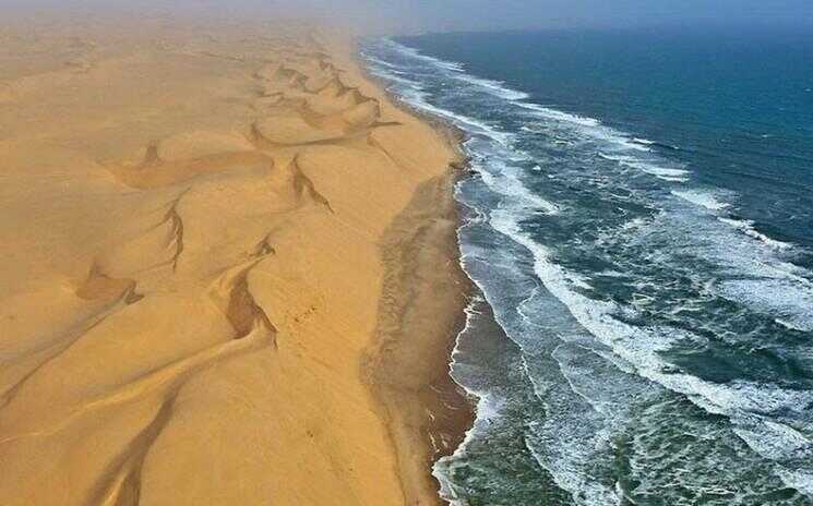 Où le désert du Namib rencontre la mer