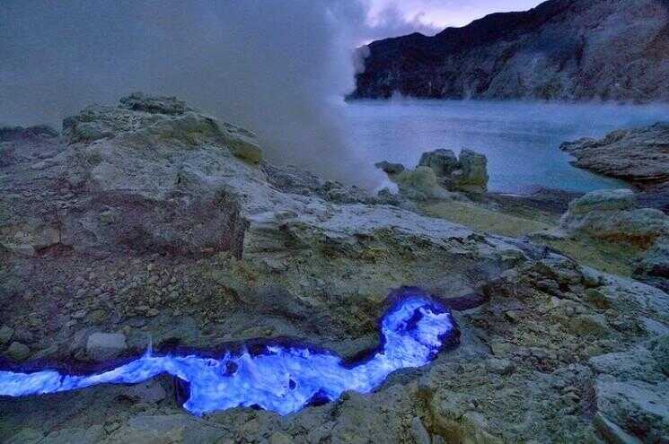 Kawah Ijen, le volcan qui crache Flammes bleues