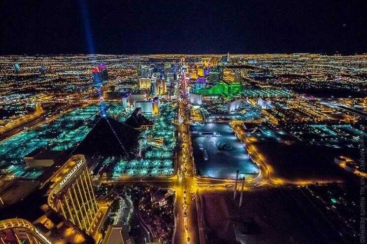 Las Vegas la nuit de 8799 pieds