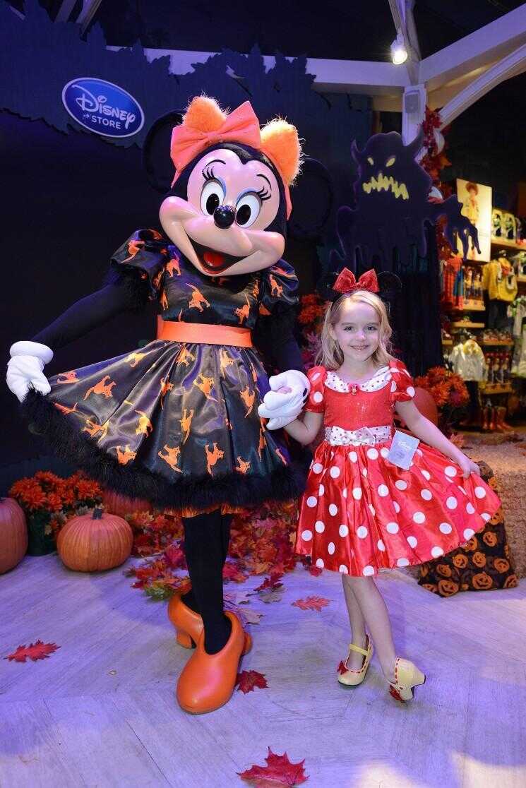 Halloween Costume de Disney Store "Bootique" Goes Hollywood