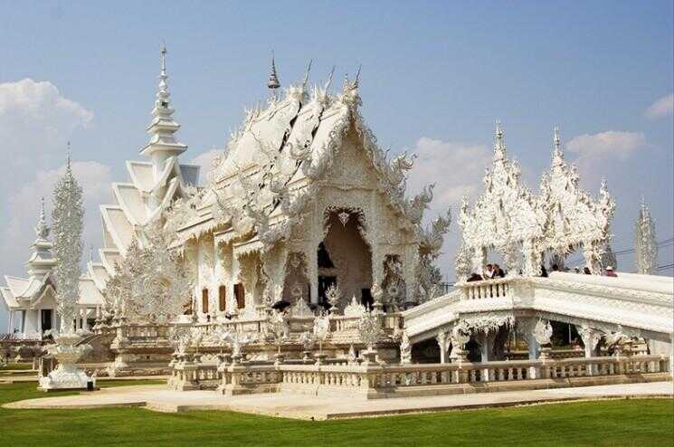 Wat Rong Khun: un temple bouddhiste Inspiré par Sci-Fi Films