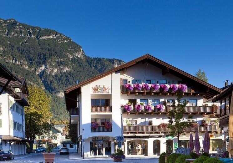La Belle Ville des Alpes de Garmisch-Partenkirchen, Allemagne