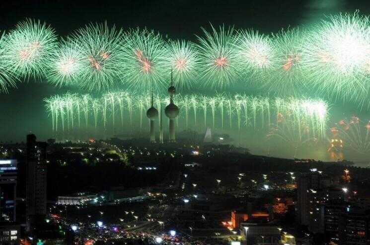 Golden Kuwaitâ € ™ Jubilee Fireworks Entre Guinness World Records