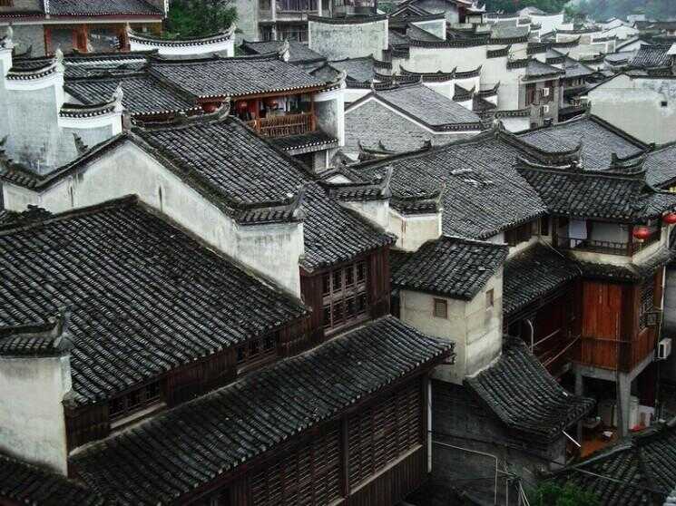 Fenghuang - La Ville Frozen in Time