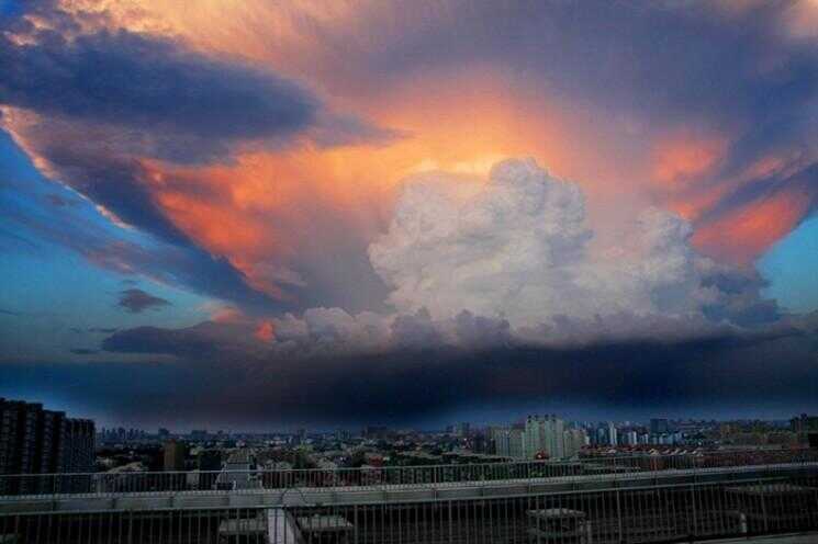 Géant orageux cours Pékin
